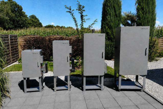 Porównanie pojemności wędzarni elektrycznych Pietrzyk – modele 125/90ET, 175/140ET, 300/270ET i 400/350ET